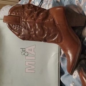 Woman's heeled boots